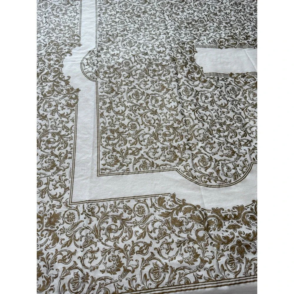 Formal Tablecloth‎ Elegant Filigree  Gold White Arabesque 66x104 Holiday Arches